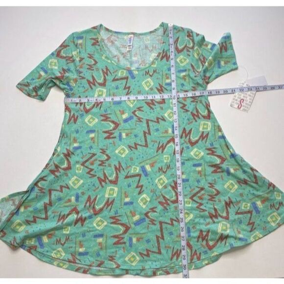 LuLaRoe‎ Perfect T Green Soft Squiggles 90's Top Small NEW - Picture 2 of 5